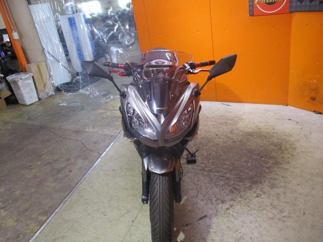 フロントから見てもこの通り状態グッド！ＮＩＮＪＡ歴代のこの２つ目は本当にかっこいい！勝負価格の一台！